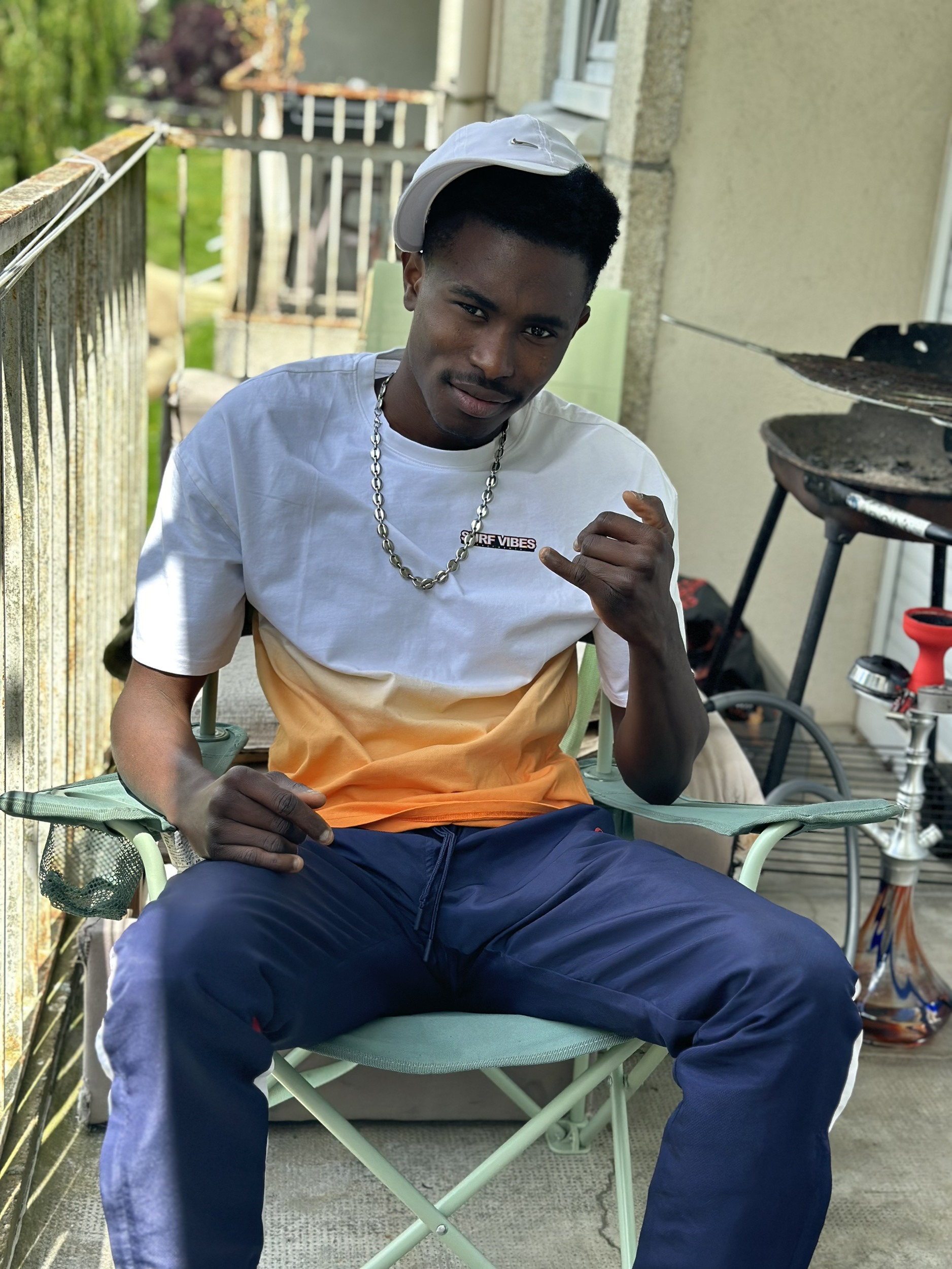 Elhadji - Essen - Anvers | Plan Q